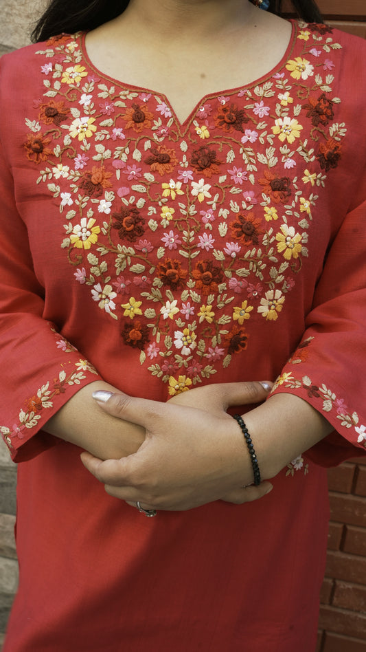 2 Piece Kurti & Pants In Cotton Silk Material With French Knot Embroidery