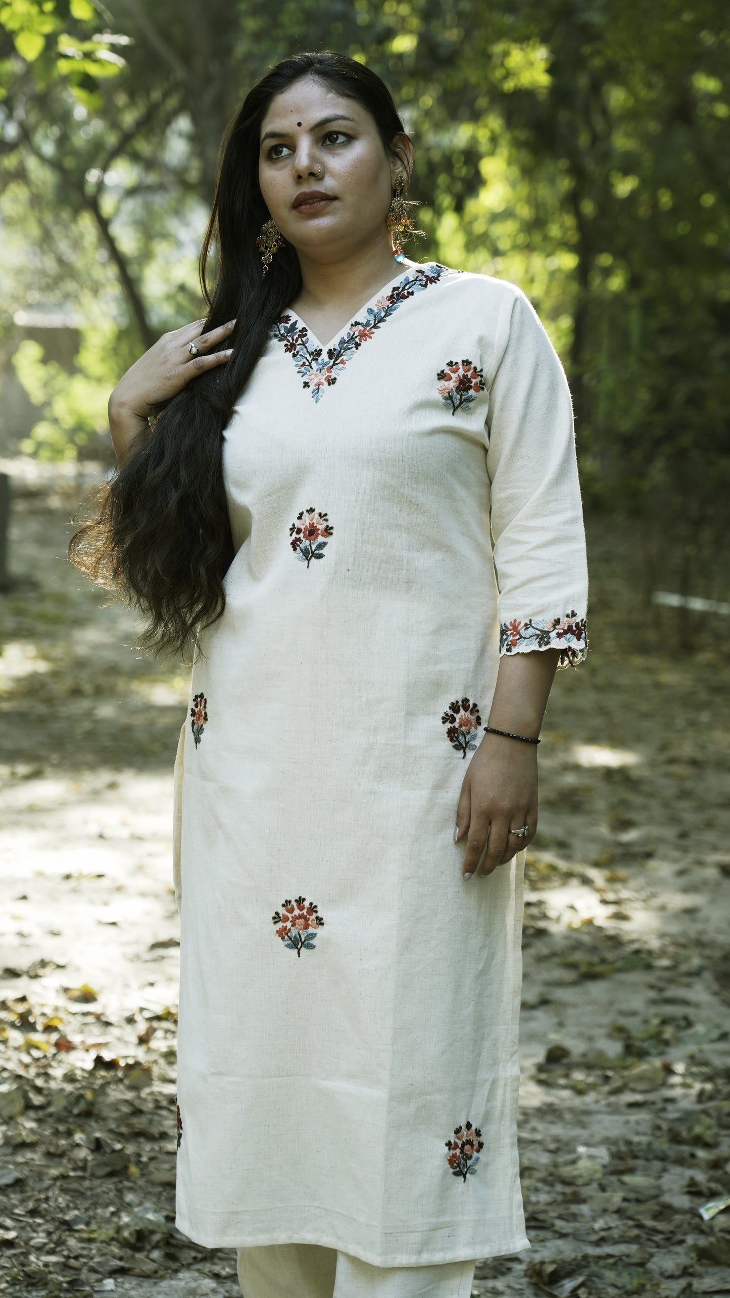 2 Piece Kurti & Pants In Cotton Material With French Knot Embroidery