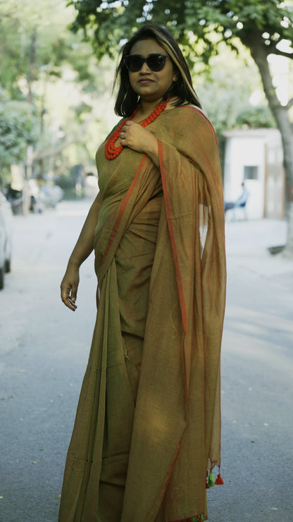 Mul Cotton Mehandi Color  with Sleak Red Border Saree