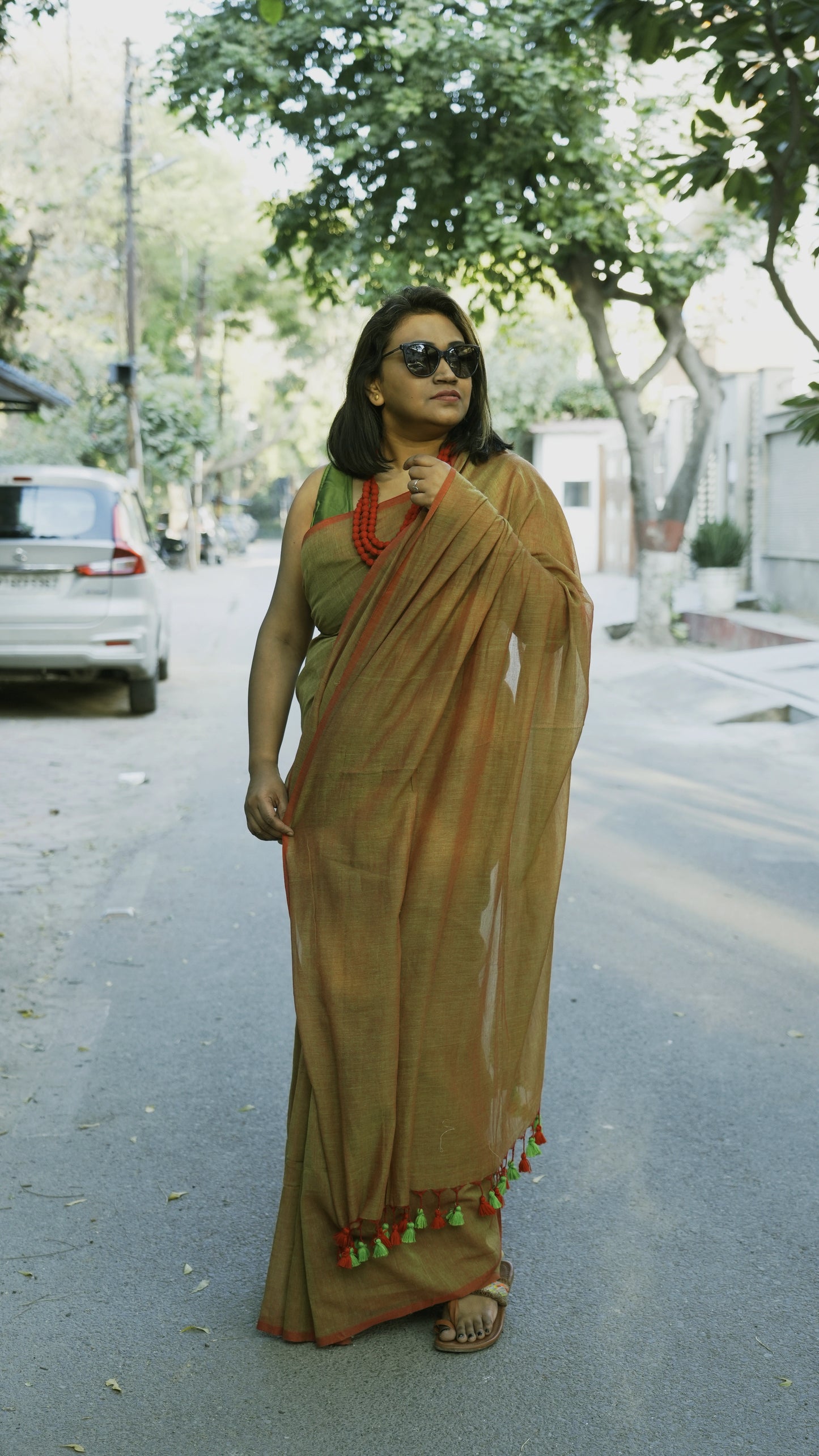 Mul Cotton Mehandi Color  with Sleak Red Border Saree